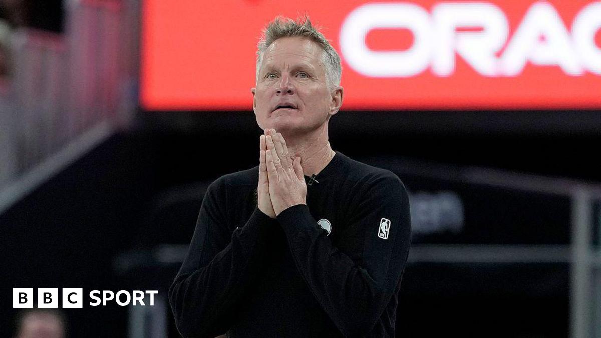Golden State Warriors Steve Kerr holds his hands together during their win over the Minnesota Timberwolves