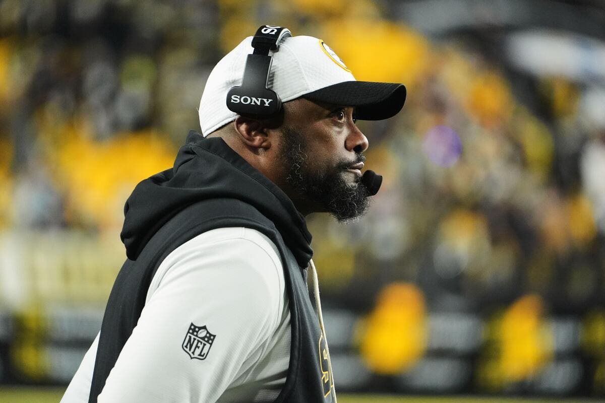 Pittsburgh Steelers head coach Mike Tomlin steps down after 19 seasons