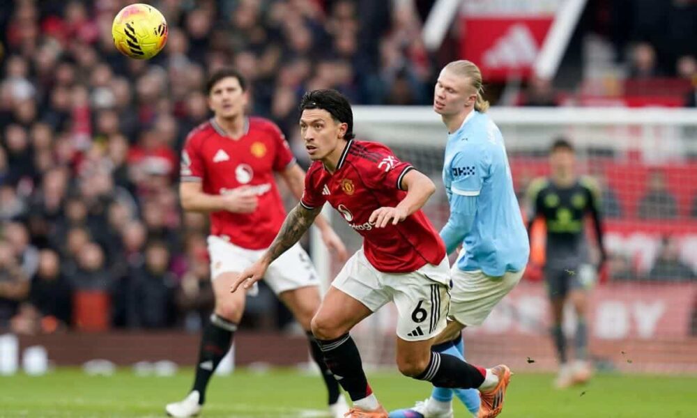Angry Manchester United defender Martinez challenges Scholes to repeat mocking remarks
