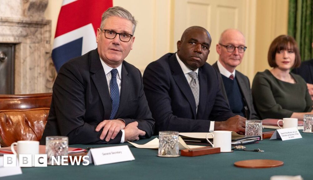 Target 'divisive' Reform in 2026, Keir Starmer tells ministers