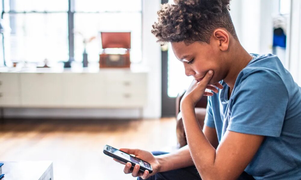 I'm A Therapist. I Don't Think Banning Social Media For Kids Is The Only Answer