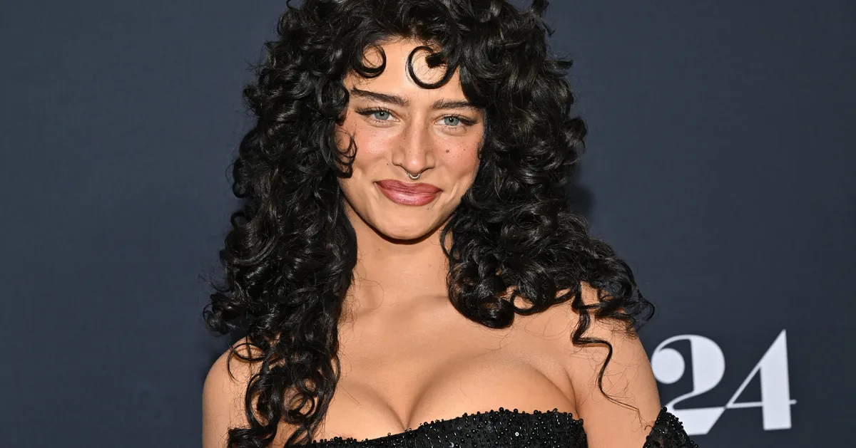 How To Get Odessa A'zion Curls At Home