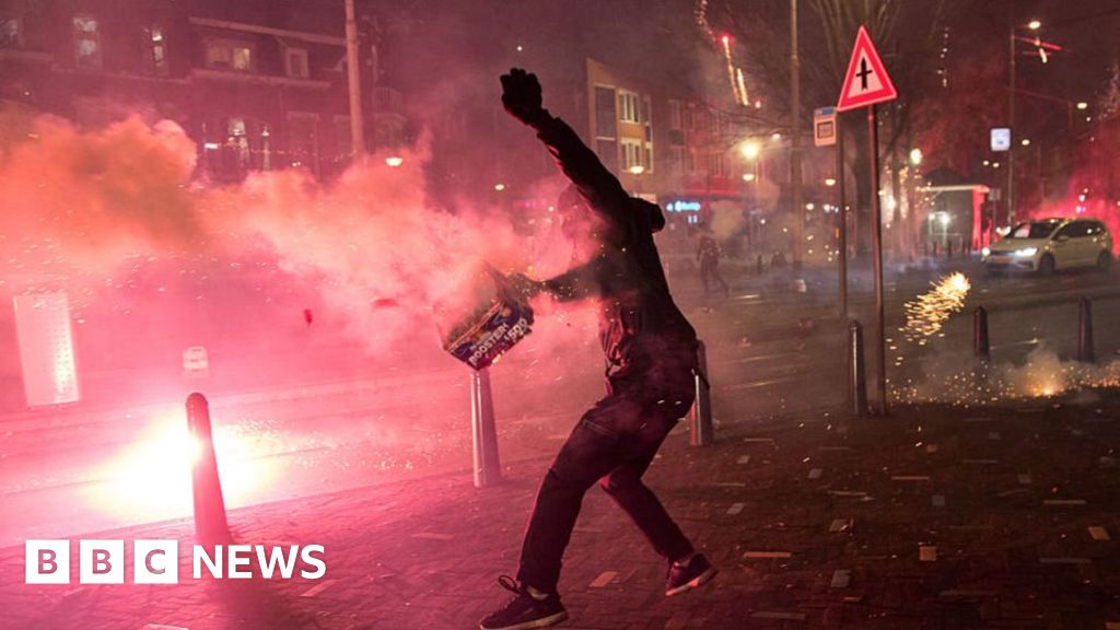 Netherlands police face 'unprecedented' New Year's violence