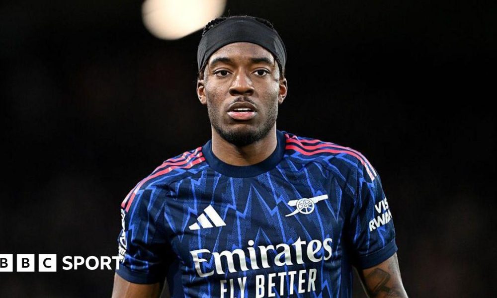 Noni Madueke on the pitch during Arsenal v Leeds