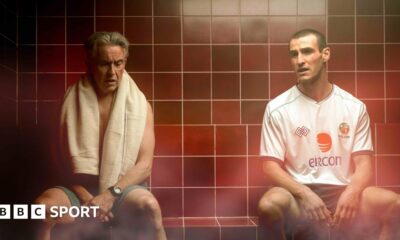Steve Coogan as Mick McCarthy and Éanna Hardwicke as Roy Keane in the film Saipan