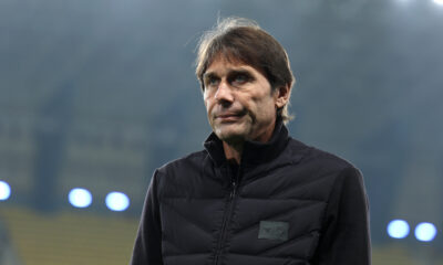 CASTEL DI SANGRO, ITALY - AUGUST 14: Romelu Lukaku of Napoli lies on the pitch after being injured during the pre-season friendly match between Napoli and Olympiacos at Stadio Teofilo Patini on August 14, 2025 in Castel di Sangro, Italy. (Photo by Giuseppe Bellini/Getty Images)