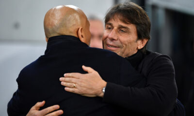 TURIN, ITALY - JANUARY 25: Antonio Conte, Head Coach of SSC Napoli, interacts with Luciano Spalletti, Head Coach of Juventus, prior to the Serie A match between Juventus FC and SSC Napoli at Juventus Stadium on January 25, 2026 in Turin, Italy. (Photo by Valerio Pennicino/Getty Images)