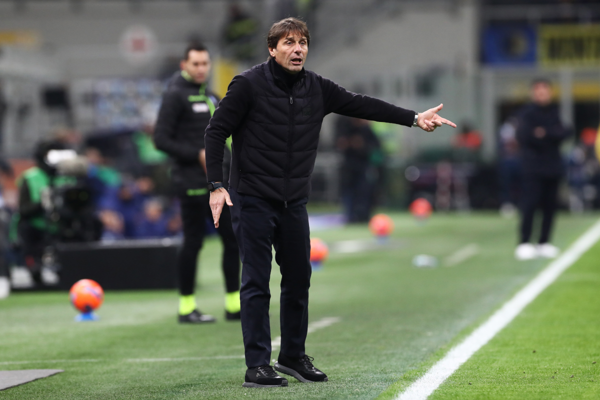 MILAN, ITALY - JANUARY 11: Antonio Conte, Head Coach of SSC Napoli, reacts during the Serie A match between FC Internazionale and SSC Napoli at Giuseppe Meazza Stadium on January 11, 2026 in Milan, Italy. (Photo by Marco Luzzani/Getty Images)