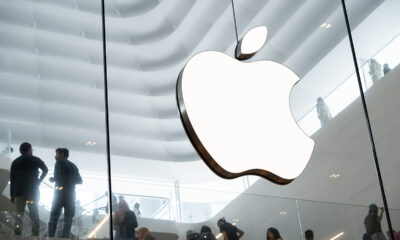 Apple teams with Google on AI