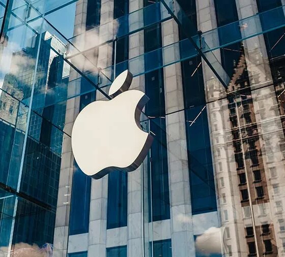 Apple Reclaims Crown as World’s Top Smartphone Maker in 2025