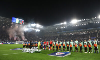 BERGAMO, ITALY - JANUARY 21: Players from both teams line up prior to the UEFA Champions League 2025/26 League Phase MD7 match between Atalanta BC and Athletic Club at Stadio di Bergamo on January 21, 2026 in Bergamo, Italy. (Photo by Marco Luzzani/Getty Images)