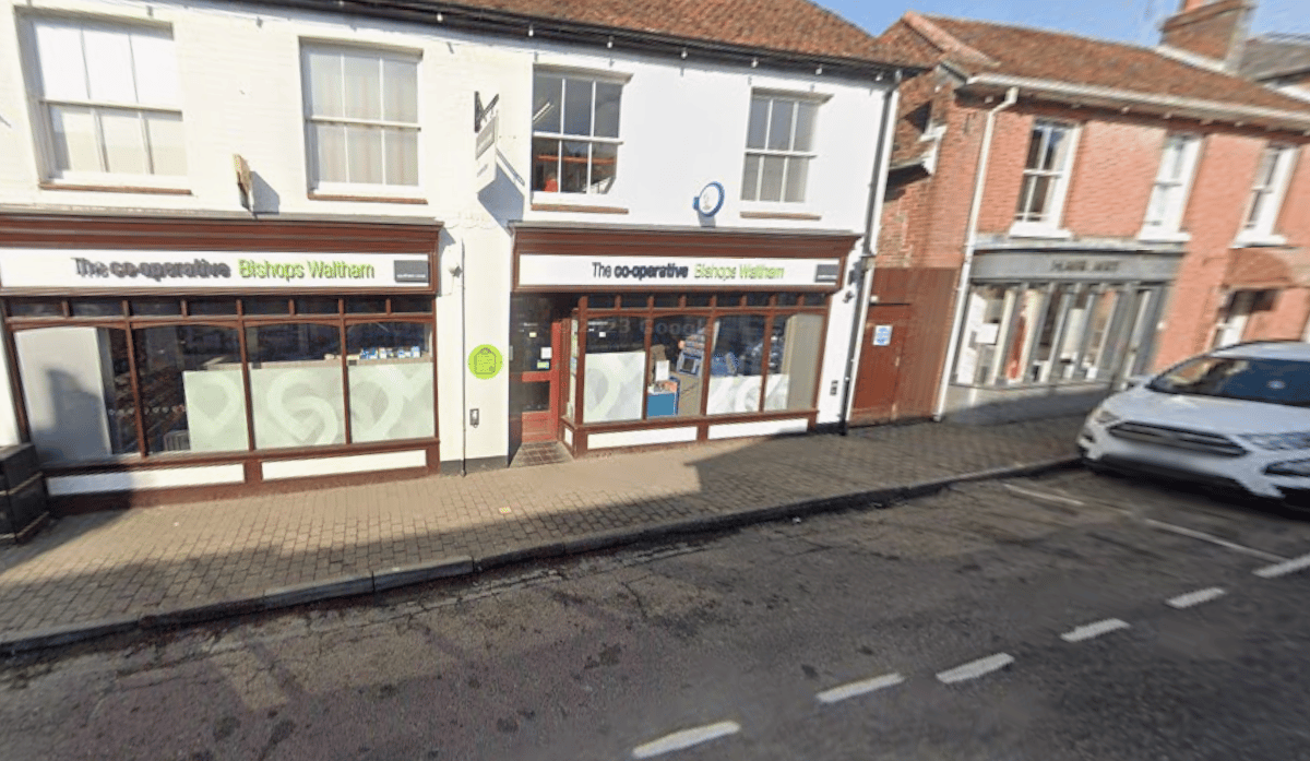 Man charged after hammer-wielding male steals tobacco and threatens staff at Bishops Waltham Co-Op