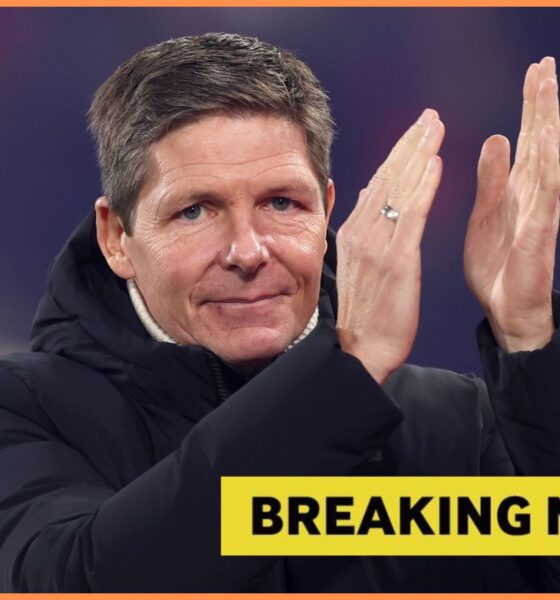 Oliver Glasner applauding the Crystal Palace fans