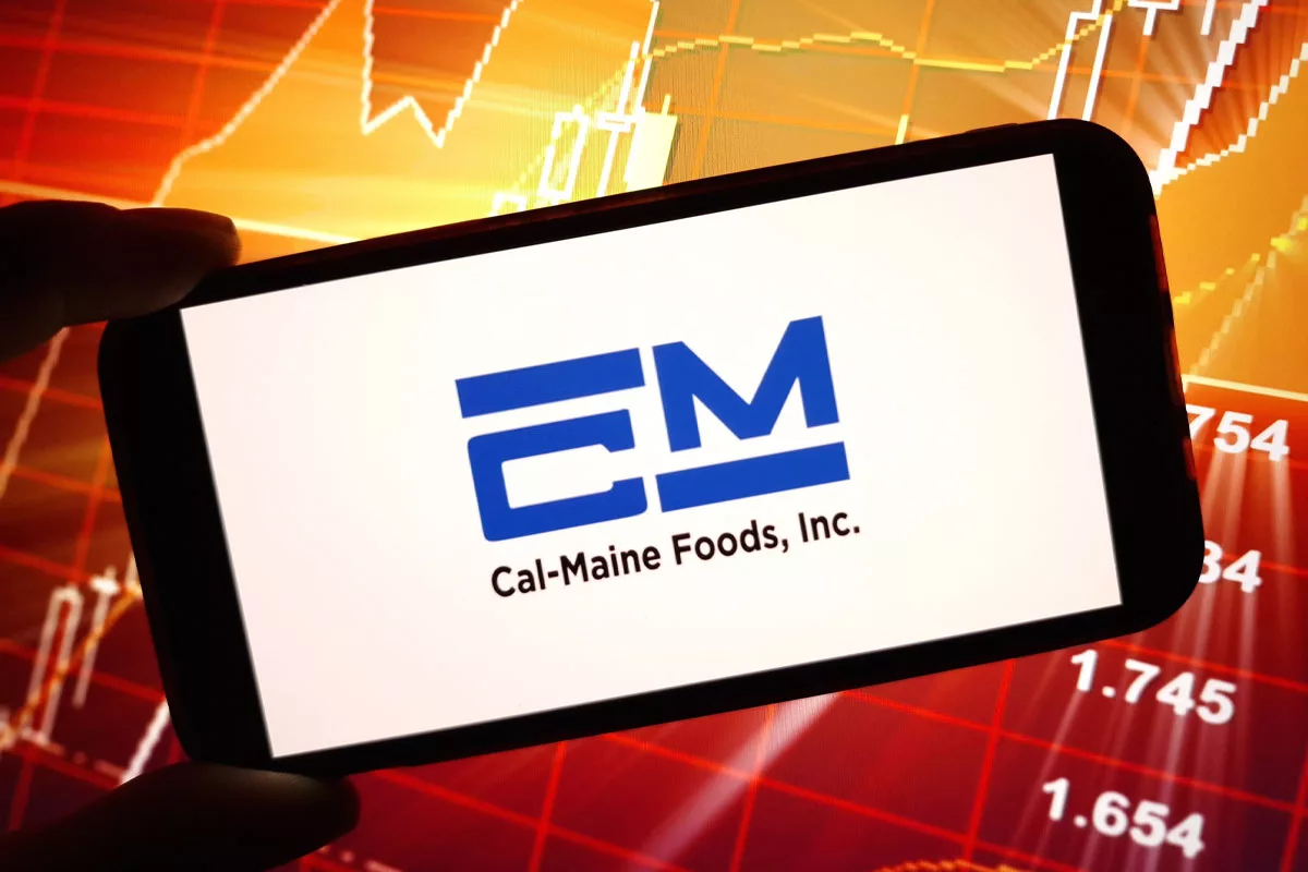 Cal-Maine Foods loses momentum as egg prices weaken
