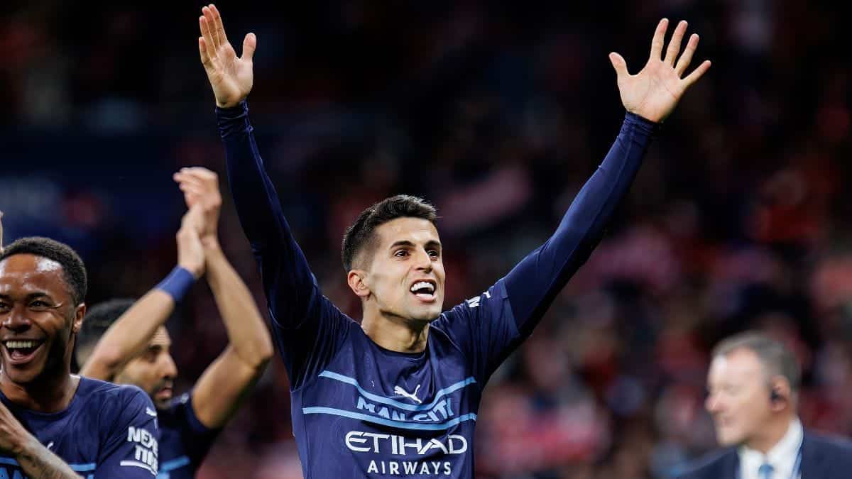 Barcelona close to Cancelo signing, says Flick