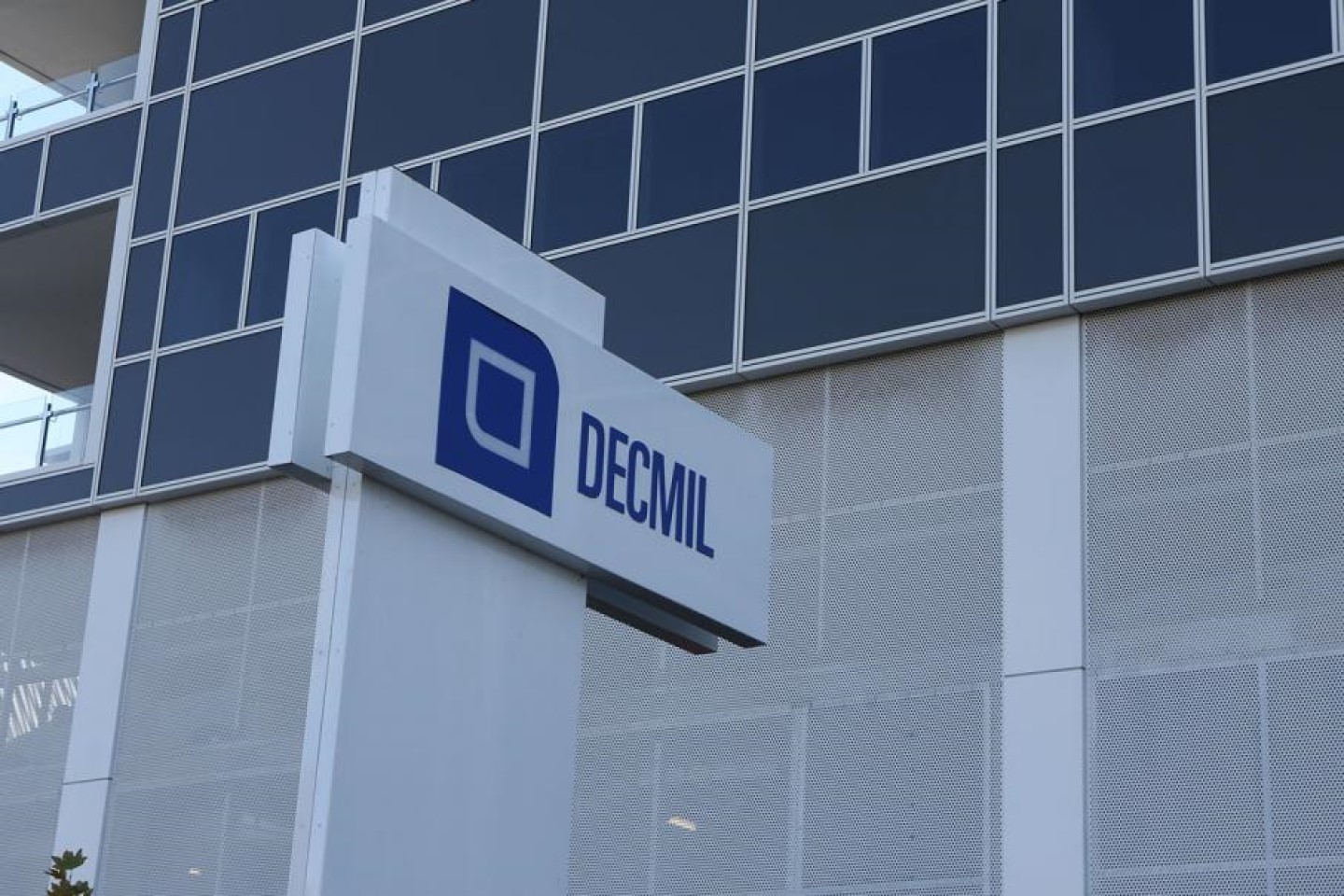 Decmil books $120m contract