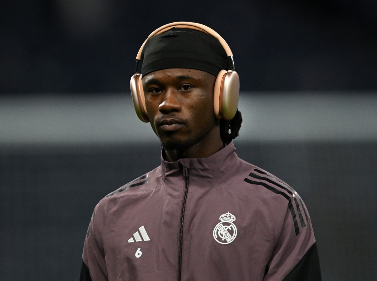 Eduardo Camavinga looks on during Real Madrid's pre-match preparations