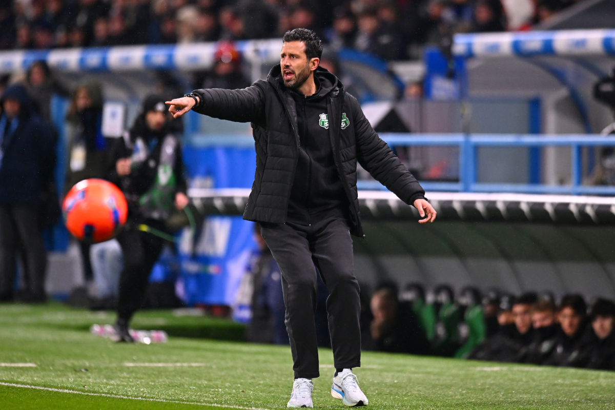 SASSUOLO, ITALY - JANUARY 06: Fabio Grosso, Head Coach of US Sassuolo Calcio, reacts during the Serie A match between US Sassuolo Calcio and Juventus FC at Mapei Stadium Citta del Tricolore on January 06, 2026 in Sassuolo, Italy. (Photo by Alessandro Sabattini/Getty Images)