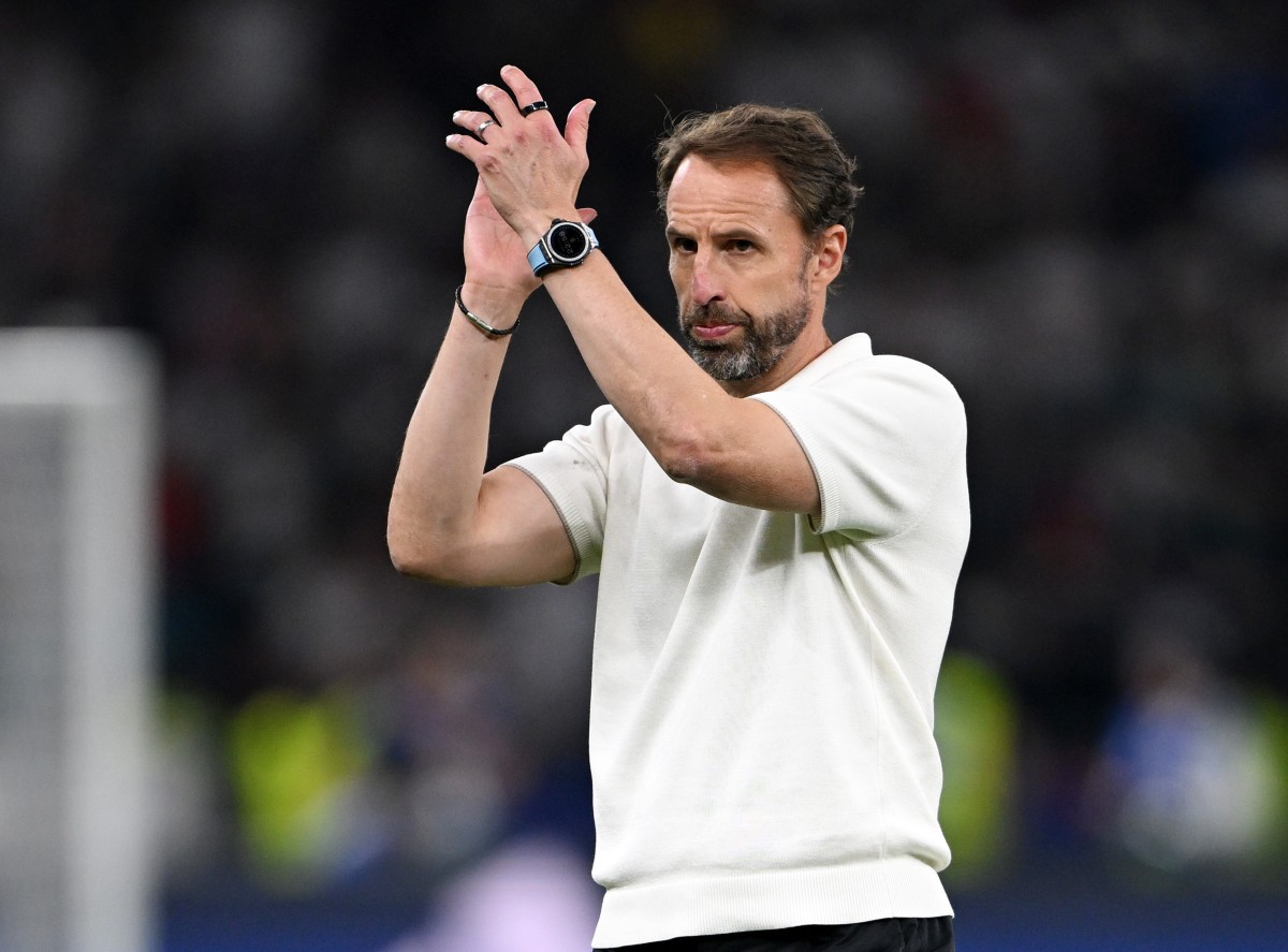 Gareth Southgate acknowledges the England fans after the Euro 2024 final defeat against Spain