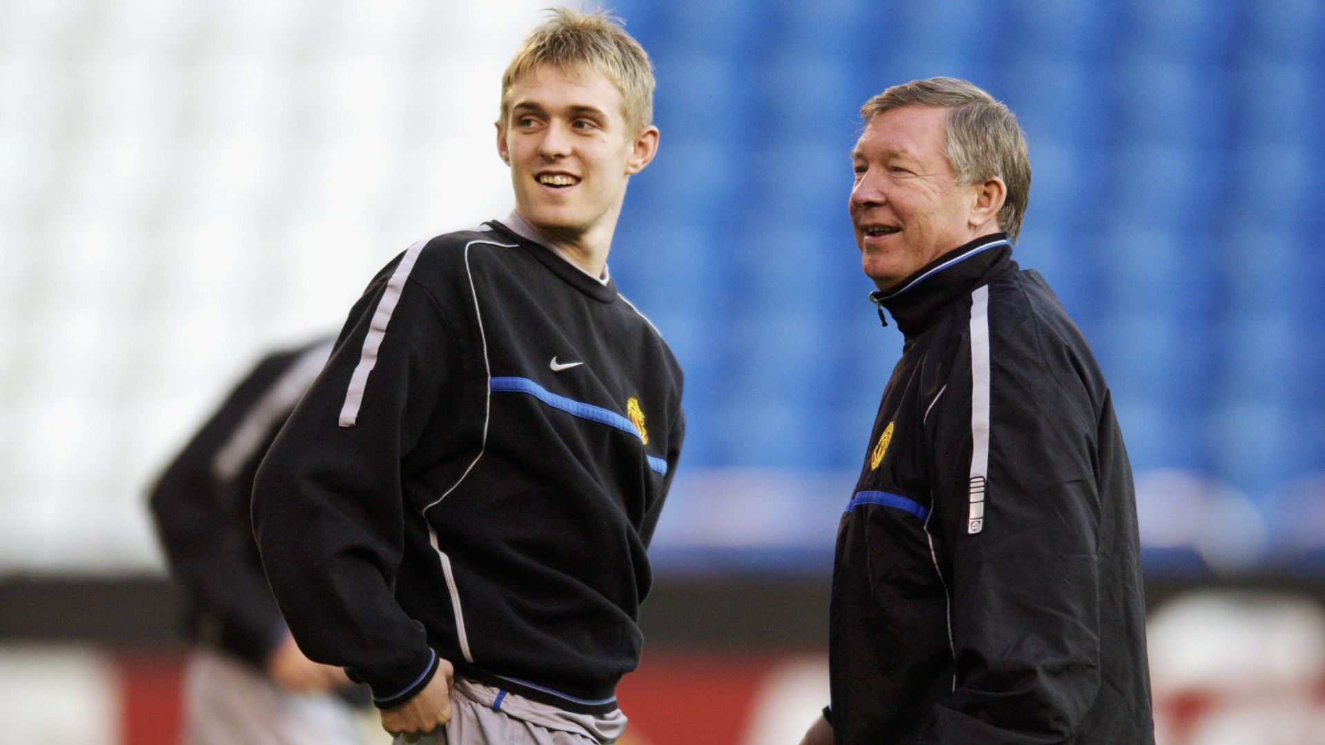 Darren Fletcher says he speaks to Sir Alex Ferguson for advice