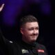 Kyren Wilson downs John Higgins in 'absolute dogfight' of Masters final