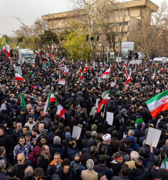 Iran protests latest: Trump warns Tehran killing will have ‘grave consequences’ as 800 executions halted