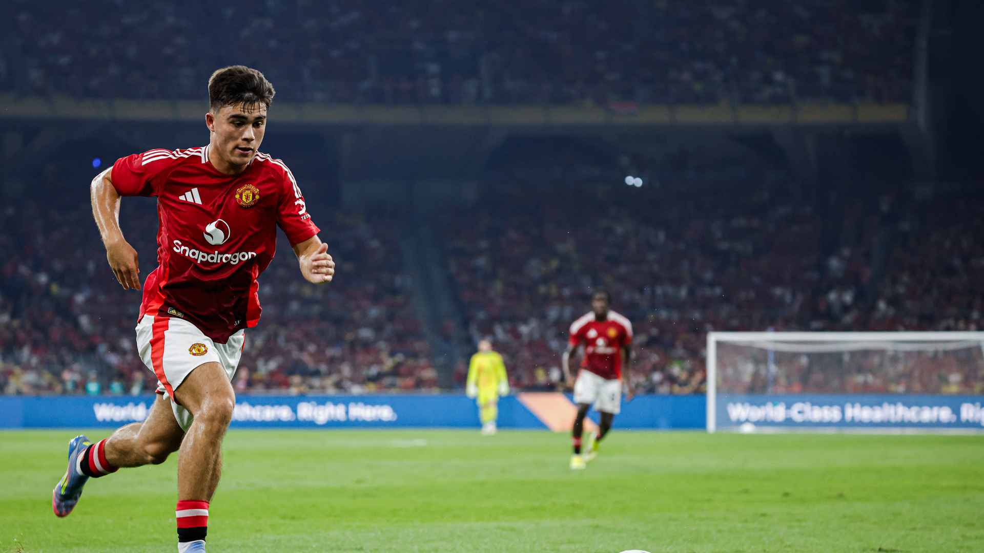 Amass joins Norwich on loan