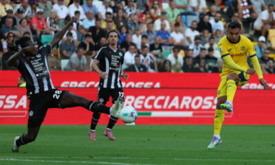 UDINE, ITALY - AUGUST 25: Giovane of Verona takes a shot at goal during the Serie A match between Udinese Calcio and Hellas Verona FC at Stadio Friuli on August 25, 2025 in Udine, Italy. (Photo by Timothy Rogers/Getty Images)
