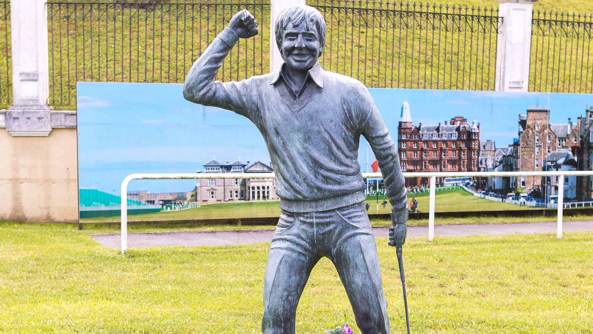 Life-size statue of golf legend Seve Ballesteros STOLEN as police launch investigation over mysterious disappearance