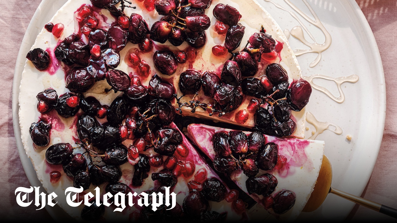 Yogurt and honey torte with roasted grapes recipe