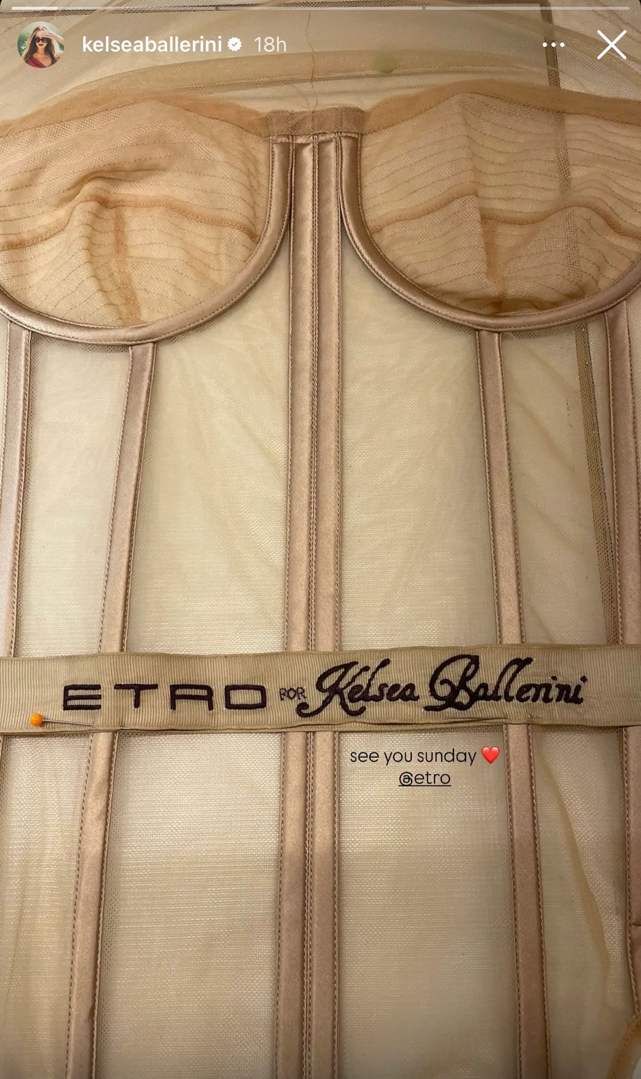 Kelsea Ballerini teases 2026 Grammy outfit