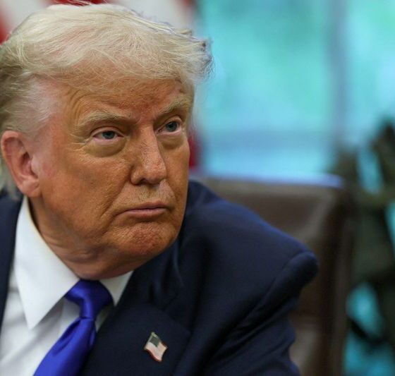 Trump signs order to protect Venezuelan oil revenue held in US accounts