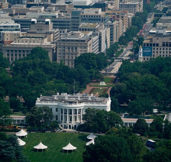 Governors head to White House on Friday to unveil sign to curb power prices, sources say