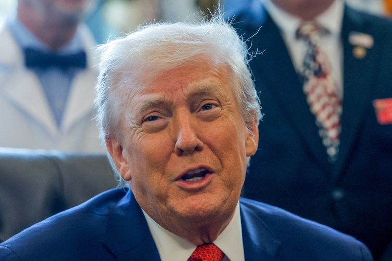 Trump says he supports transitional Palestinian panel in Gaza