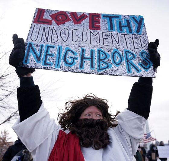 Duelling rallies planned in Minneapolis as ICE keeps area on edge