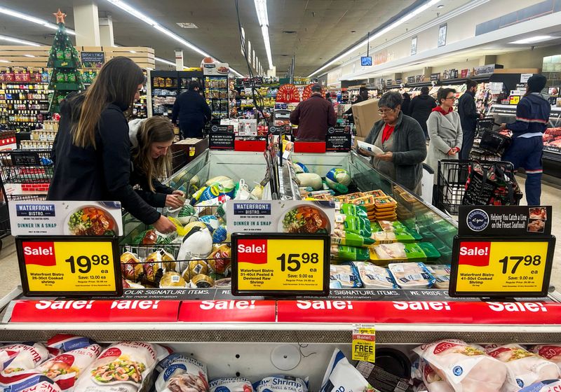 US consumer confidence deteriorates to a more than 11-1/2-year low