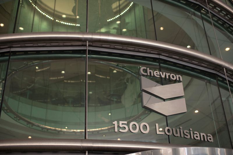 Chevron appoints veteran executive Thomas Horton to board
