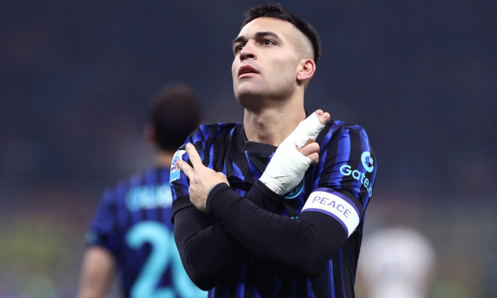 MILAN, ITALY - JANUARY 04: Lautaro Martinez of FC Internazionale Milano celebrates scoring his team