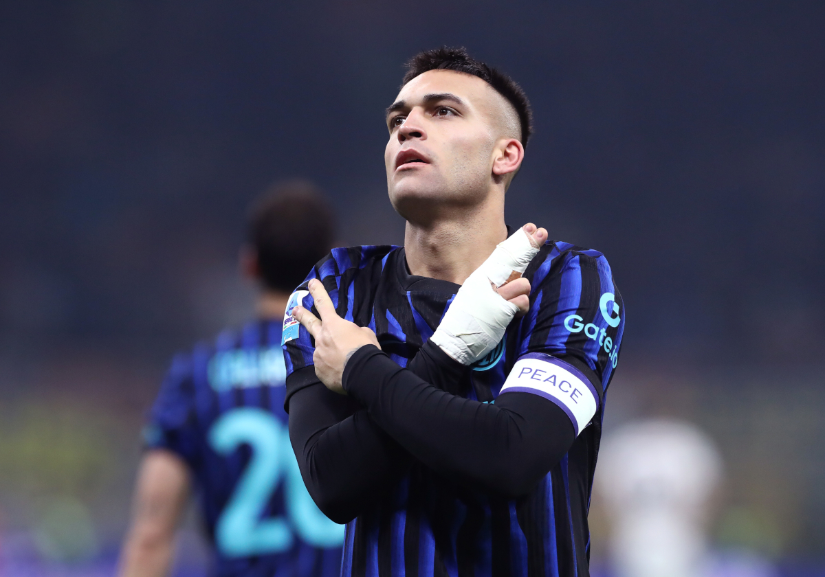 MILAN, ITALY - JANUARY 04: Lautaro Martinez of FC Internazionale Milano celebrates scoring his team