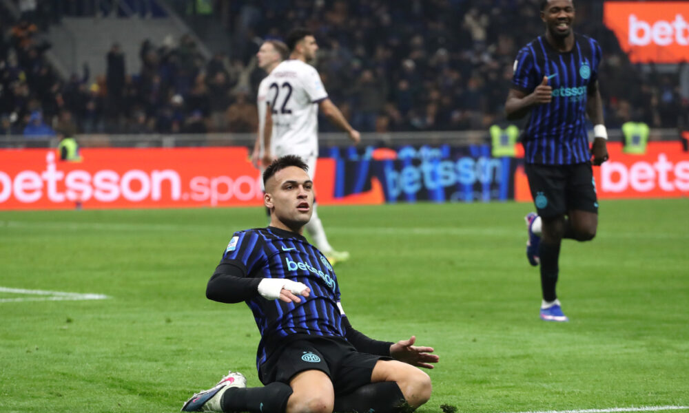 MILAN, ITALY - JANUARY 04: Lautaro Martinez of FC Internazionale Milano celebrates scoring his team