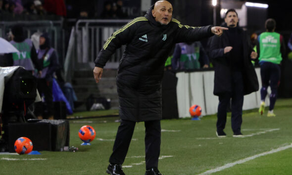 CAGLIARI, ITALY - JANUARY 17: Luciano Spalletti coach of Juventus reacts during the Serie A match between Cagliari Calcio and Juventus FC at Stadio Sant'Elia on January 17, 2026 in Cagliari, Italy. (Photo by Enrico Locci/Getty Images)