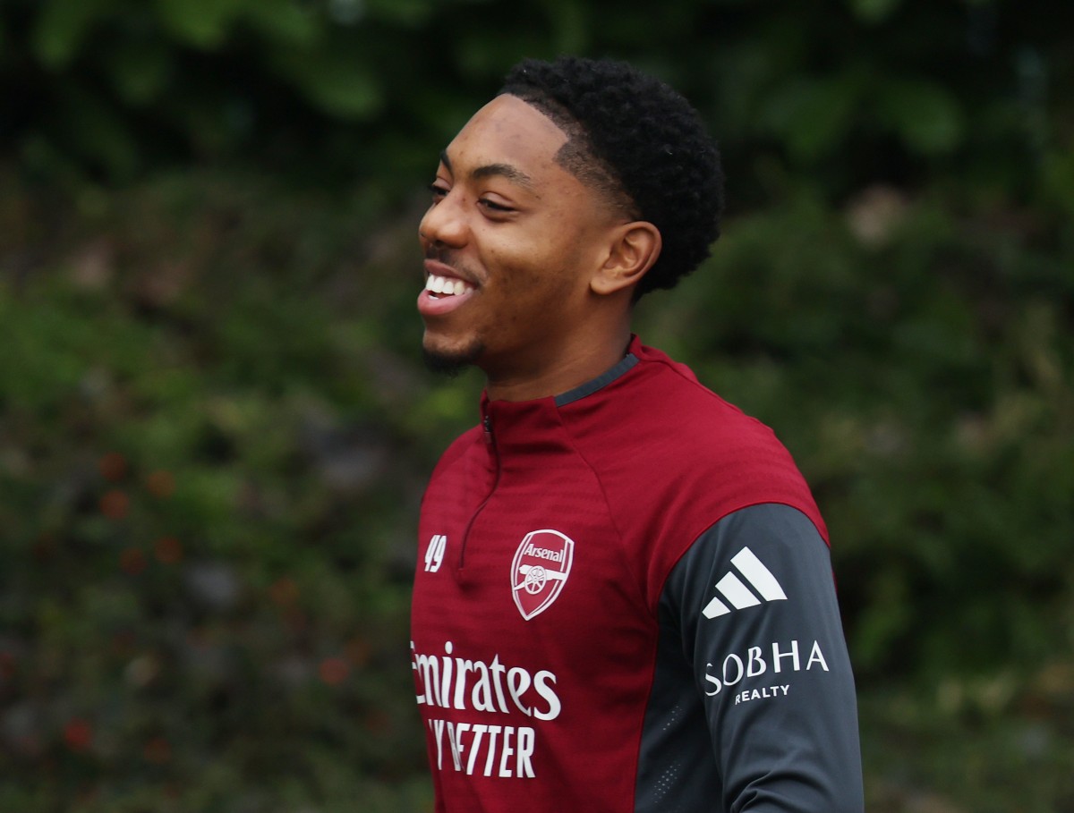 Myles Lewis-Skelly in Arsenal training