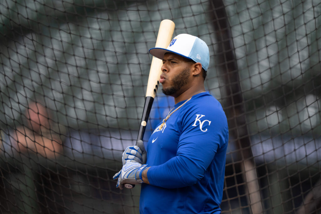 Cardinals Sign Nelson Velazquez To Minor League Deal