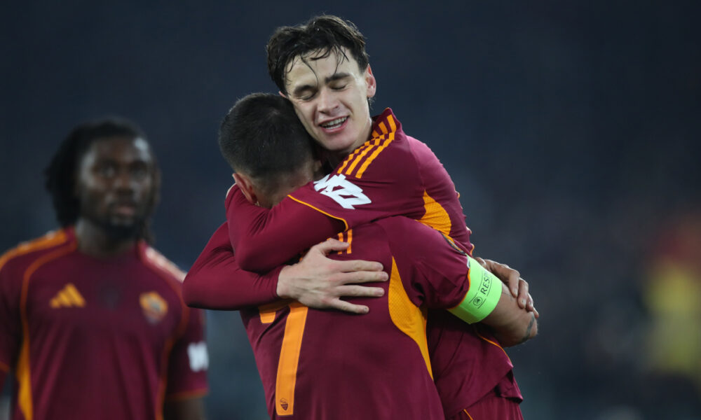 ROME, ITALY - JANUARY 22: Niccolo Pisilli with his teammates of AS Roma celebrates after scoring the opening goal during the UEFA Europa League 2025/26 League Phase MD7 match between AS Roma and VfB Stuttgart at Stadio Olimpico on January 22, 2026 in Rome, Italy. (Photo by Paolo Bruno/Getty Images)