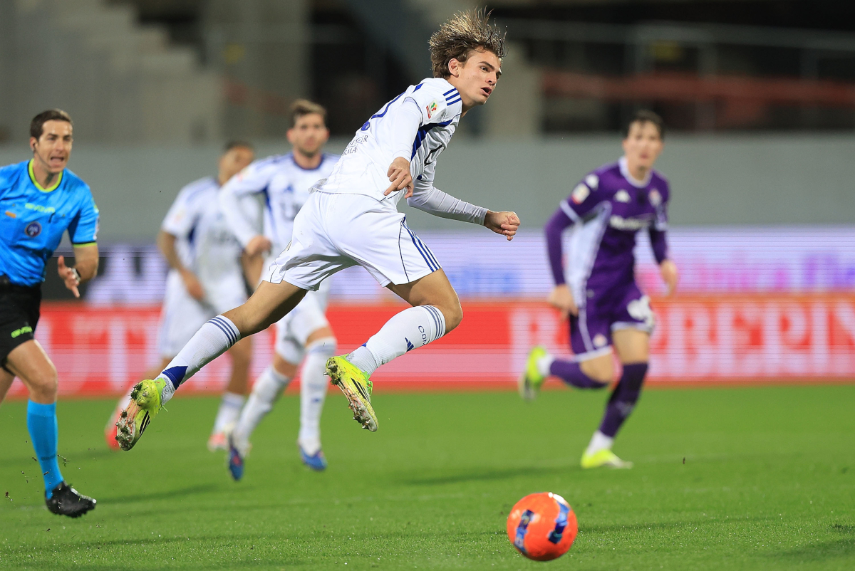 FLORENCE, ITALY - JANUARY 27: Nico Paz of Como 1907 in action during of the Coppa Italia match between of ACF Fiorentina and of Como 1907 at Stadio Artemio Franchi on January 27, 2026 in Florence, Italy. (Photo by Gabriele Maltinti/Getty Images)