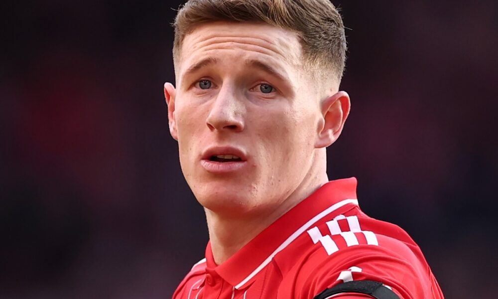 Nottingham Forest central midfielder Elliot Anderson