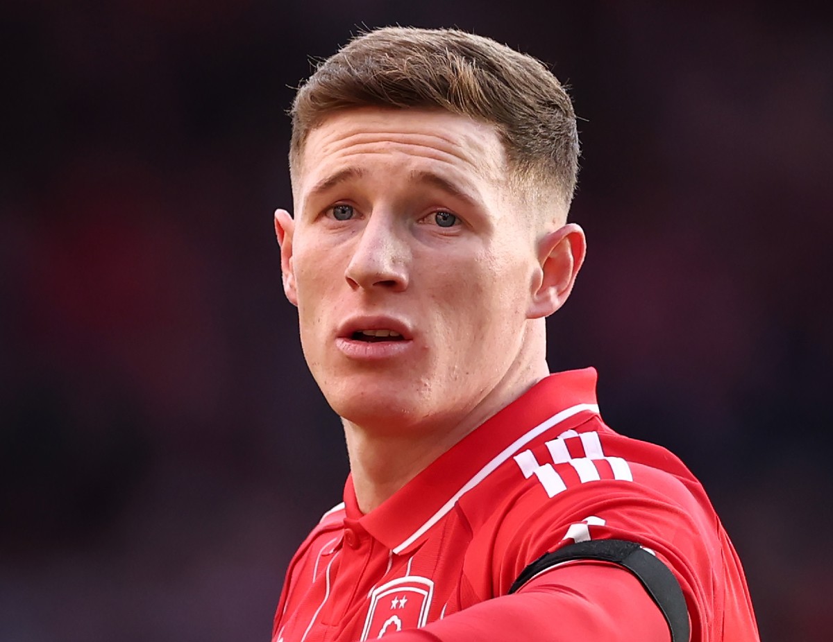 Nottingham Forest central midfielder Elliot Anderson