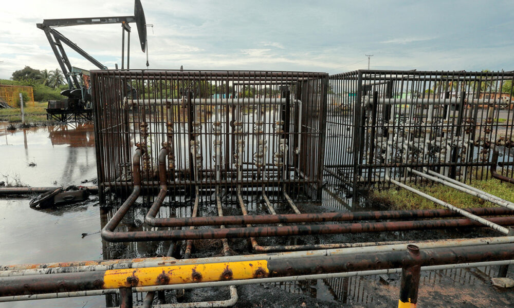 Oil field near Lake Maracaibo, in Cabimas