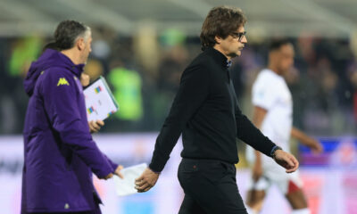 FLORENCE, ITALY - JANUARY 24: Head coach Paolo Vanoli manager of ACF Fiorentina shows his dejection during the Serie A match between ACF Fiorentina and Cagliari Calcio at Artemio Franchi on January 24, 2026 in Florence, Italy. (Photo by Gabriele Maltinti/Getty Images)