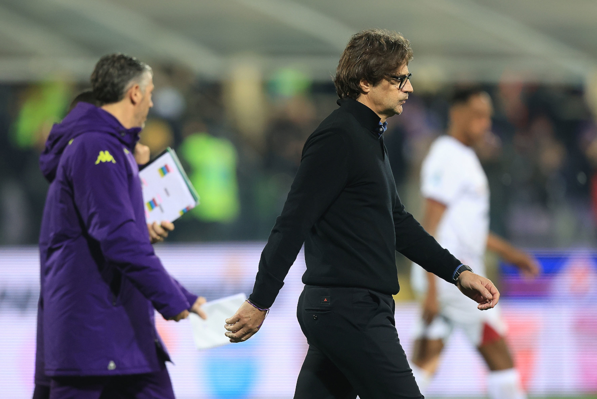 FLORENCE, ITALY - JANUARY 24: Head coach Paolo Vanoli manager of ACF Fiorentina shows his dejection during the Serie A match between ACF Fiorentina and Cagliari Calcio at Artemio Franchi on January 24, 2026 in Florence, Italy. (Photo by Gabriele Maltinti/Getty Images)